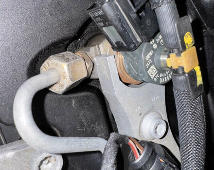 Черный Фольксваген Кросс Туран, объемом двигателя 2 л и пробегом 255 тыс. км за 12499 $, фото 99 на Automoto.ua