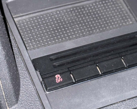 Черный Фольксваген Кросс Туран, объемом двигателя 2 л и пробегом 255 тыс. км за 12499 $, фото 67 на Automoto.ua