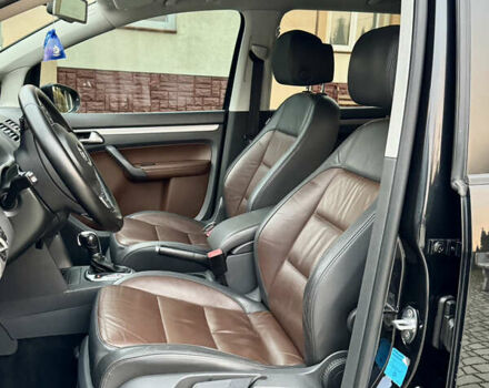 Черный Фольксваген Кросс Туран, объемом двигателя 2 л и пробегом 255 тыс. км за 12499 $, фото 24 на Automoto.ua