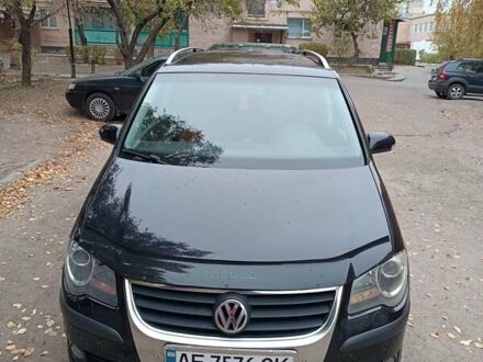 Фольксваген Кросс Туран 2007 у Александрие на Automoto.ua Чорний Фольксваген Кросс Туран, об'ємом двигуна 1.4 л та пробігом 196 тис. км за 7099 $, фото 1 на Automoto.ua