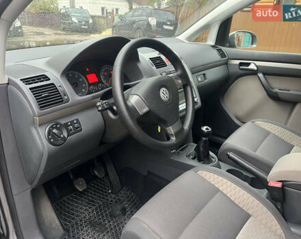 Коричневый Фольксваген Кросс Туран, объемом двигателя 1.6 л и пробегом 208 тыс. км за 8300 $, фото 42 на Automoto.ua