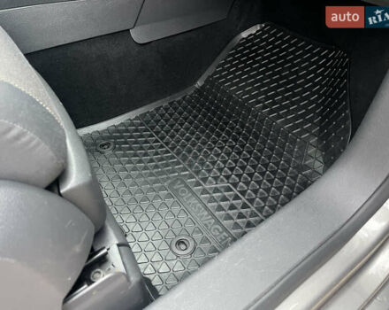 Коричневый Фольксваген Кросс Туран, объемом двигателя 1.6 л и пробегом 208 тыс. км за 8300 $, фото 48 на Automoto.ua