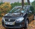 Фольксваген Кросс Туран, об'ємом двигуна 2 л та пробігом 420 тис. км за 6950 $, фото 1 на Automoto.ua
