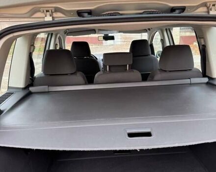 Сірий Фольксваген Кросс Туран, об'ємом двигуна 1.4 л та пробігом 159 тис. км за 8300 $, фото 11 на Automoto.ua