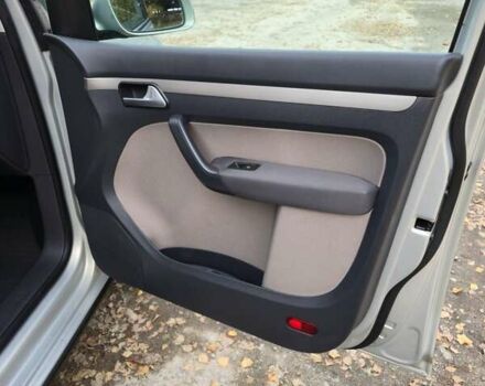 Сірий Фольксваген Кросс Туран, об'ємом двигуна 1.4 л та пробігом 159 тис. км за 8300 $, фото 35 на Automoto.ua