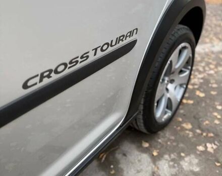 Сірий Фольксваген Кросс Туран, об'ємом двигуна 1.4 л та пробігом 159 тис. км за 8300 $, фото 4 на Automoto.ua