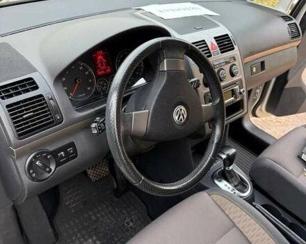 Сірий Фольксваген Кросс Туран, об'ємом двигуна 1.4 л та пробігом 159 тис. км за 8300 $, фото 5 на Automoto.ua