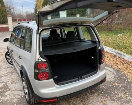 Сірий Фольксваген Кросс Туран, об'ємом двигуна 1.4 л та пробігом 159 тис. км за 8300 $, фото 46 на Automoto.ua