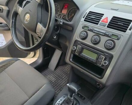 Сірий Фольксваген Кросс Туран, об'ємом двигуна 1.4 л та пробігом 159 тис. км за 8300 $, фото 36 на Automoto.ua