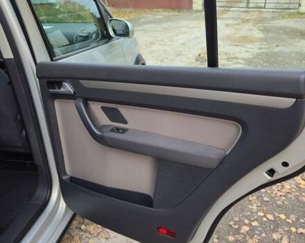 Сірий Фольксваген Кросс Туран, об'ємом двигуна 1.4 л та пробігом 159 тис. км за 8300 $, фото 31 на Automoto.ua