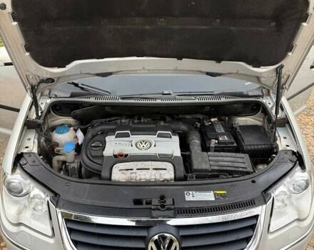 Сірий Фольксваген Кросс Туран, об'ємом двигуна 1.4 л та пробігом 159 тис. км за 8300 $, фото 18 на Automoto.ua