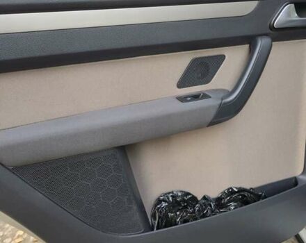 Сірий Фольксваген Кросс Туран, об'ємом двигуна 1.4 л та пробігом 159 тис. км за 8300 $, фото 39 на Automoto.ua