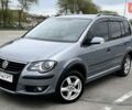 Серый Фольксваген Кросс Туран, объемом двигателя 1.39 л и пробегом 166 тыс. км за 7800 $, фото 1 на Automoto.ua
