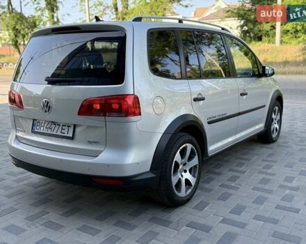 Серый Фольксваген Кросс Туран, объемом двигателя 1.4 л и пробегом 210 тыс. км за 11900 $, фото 4 на Automoto.ua
