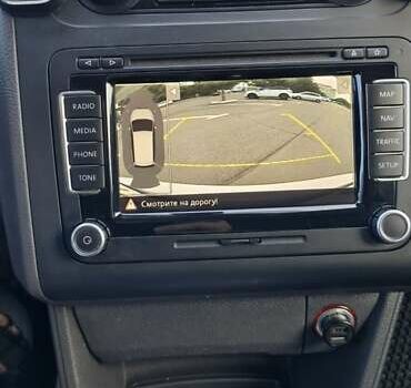 Серый Фольксваген Кросс Туран, объемом двигателя 1.4 л и пробегом 210 тыс. км за 11900 $, фото 11 на Automoto.ua