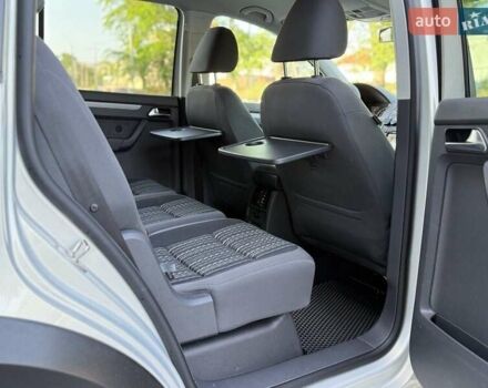 Серый Фольксваген Кросс Туран, объемом двигателя 1.4 л и пробегом 210 тыс. км за 11900 $, фото 7 на Automoto.ua