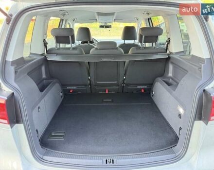 Серый Фольксваген Кросс Туран, объемом двигателя 1.4 л и пробегом 210 тыс. км за 11900 $, фото 10 на Automoto.ua