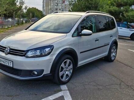 Фольксваген Кросс Туран 2011 у Одесі на Automoto.ua Сірий Фольксваген Кросс Туран, об'ємом двигуна 1.4 л та пробігом 202 тис. км за 12300 $, фото 1 на Automoto.ua