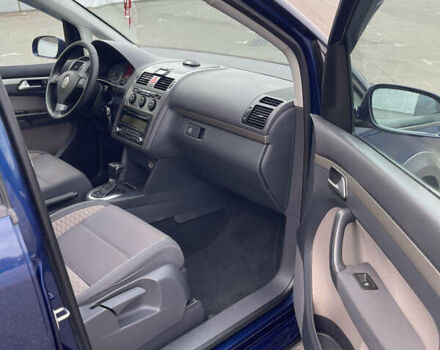 Синий Фольксваген Кросс Туран, объемом двигателя 1.4 л и пробегом 198 тыс. км за 6750 $, фото 14 на Automoto.ua