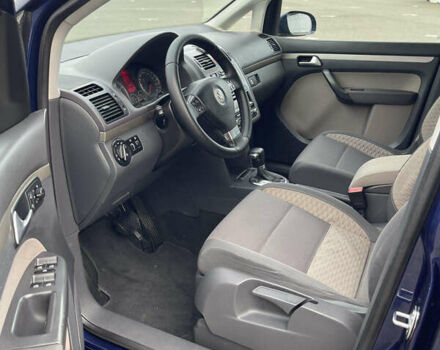 Синий Фольксваген Кросс Туран, объемом двигателя 1.4 л и пробегом 198 тыс. км за 6750 $, фото 12 на Automoto.ua