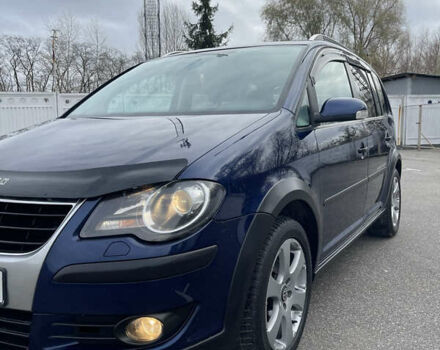 Синий Фольксваген Кросс Туран, объемом двигателя 1.4 л и пробегом 198 тыс. км за 6750 $, фото 2 на Automoto.ua