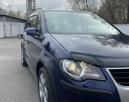 Синий Фольксваген Кросс Туран, объемом двигателя 1.4 л и пробегом 198 тыс. км за 6750 $, фото 3 на Automoto.ua