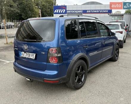 Синий Фольксваген Кросс Туран, объемом двигателя 1.4 л и пробегом 324 тыс. км за 5500 $, фото 4 на Automoto.ua