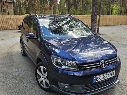 Фольксваген Кросс Туран 2011 в Рокитное на Automoto.ua Синий Фольксваген Кросс Туран, объемом двигателя 1.98 л и пробегом 420 тыс. км за 8999 $, фото 1 на Automoto.ua