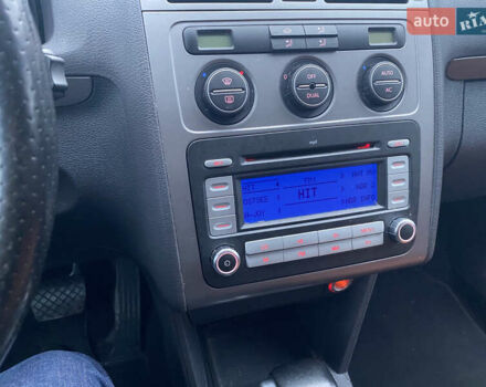 Помаранчевий Фольксваген Кросс Туран, об'ємом двигуна 1.4 л та пробігом 200 тис. км за 7500 $, фото 13 на Automoto.ua