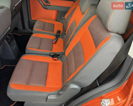 Оранжевый Фольксваген Кросс Туран, объемом двигателя 1.4 л и пробегом 232 тыс. км за 8300 $, фото 74 на Automoto.ua