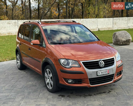 Оранжевый Фольксваген Кросс Туран, объемом двигателя 1.4 л и пробегом 232 тыс. км за 8300 $, фото 55 на Automoto.ua
