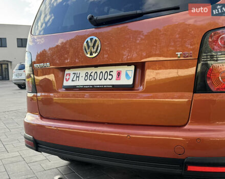 Оранжевый Фольксваген Кросс Туран, объемом двигателя 1.4 л и пробегом 232 тыс. км за 8300 $, фото 36 на Automoto.ua