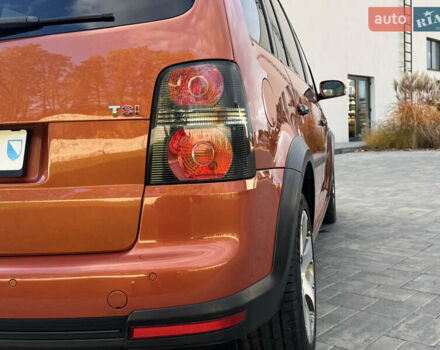 Оранжевый Фольксваген Кросс Туран, объемом двигателя 1.4 л и пробегом 232 тыс. км за 8300 $, фото 35 на Automoto.ua