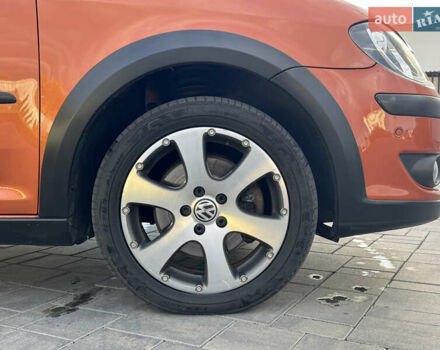 Оранжевый Фольксваген Кросс Туран, объемом двигателя 1.4 л и пробегом 232 тыс. км за 8300 $, фото 27 на Automoto.ua