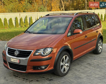 Оранжевый Фольксваген Кросс Туран, объемом двигателя 1.4 л и пробегом 232 тыс. км за 8300 $, фото 9 на Automoto.ua
