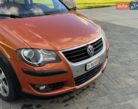 Оранжевый Фольксваген Кросс Туран, объемом двигателя 1.4 л и пробегом 232 тыс. км за 8300 $, фото 31 на Automoto.ua