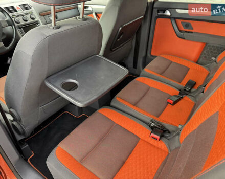 Оранжевый Фольксваген Кросс Туран, объемом двигателя 1.4 л и пробегом 232 тыс. км за 8300 $, фото 78 на Automoto.ua