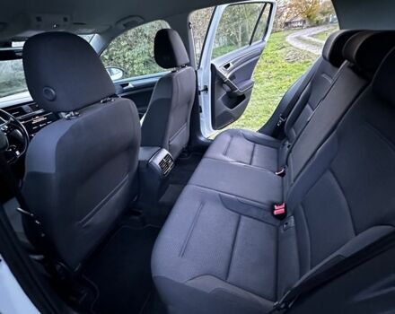 Белый Фольксваген Другая, объемом двигателя 0 л и пробегом 113 тыс. км за 13700 $, фото 5 на Automoto.ua