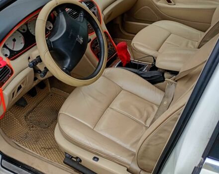 Белый Фольксваген Другая, объемом двигателя 2.2 л и пробегом 290 тыс. км за 3700 $, фото 4 на Automoto.ua