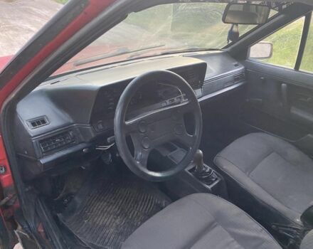 Красный Фольксваген Другая, объемом двигателя 1.6 л и пробегом 258 тыс. км за 600 $, фото 5 на Automoto.ua