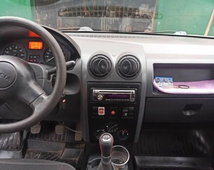 Красный Фольксваген Другая, объемом двигателя 1.4 л и пробегом 226 тыс. км за 2600 $, фото 2 на Automoto.ua