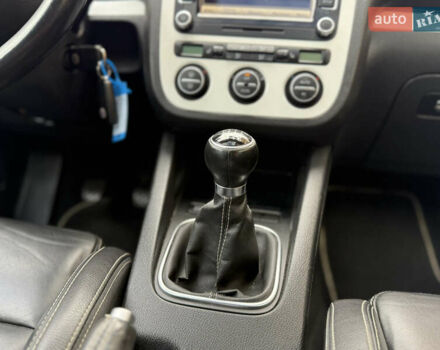 Белый Фольксваген Эос, объемом двигателя 1.39 л и пробегом 104 тыс. км за 8600 $, фото 19 на Automoto.ua