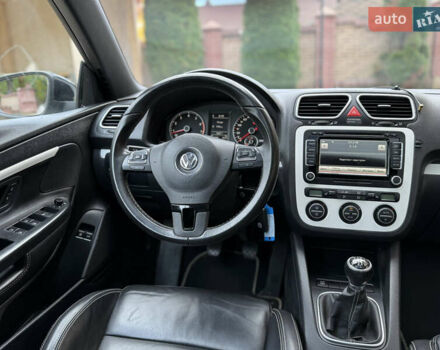 Белый Фольксваген Эос, объемом двигателя 1.39 л и пробегом 104 тыс. км за 8700 $, фото 16 на Automoto.ua