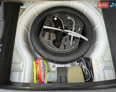 Белый Фольксваген Эос, объемом двигателя 1.39 л и пробегом 104 тыс. км за 8700 $, фото 32 на Automoto.ua