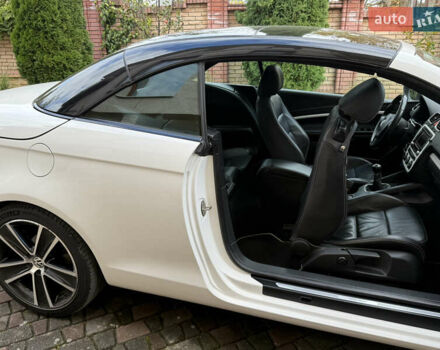 Белый Фольксваген Эос, объемом двигателя 1.39 л и пробегом 104 тыс. км за 8700 $, фото 28 на Automoto.ua