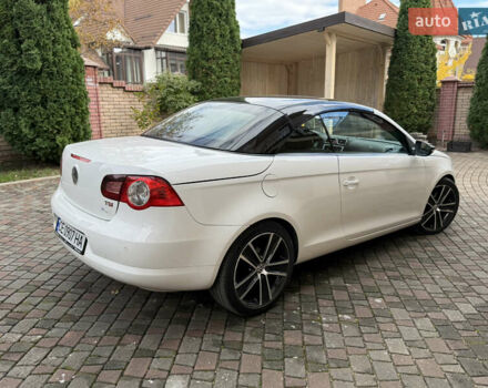 Белый Фольксваген Эос, объемом двигателя 1.39 л и пробегом 104 тыс. км за 8700 $, фото 11 на Automoto.ua