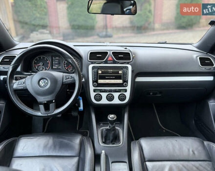 Белый Фольксваген Эос, объемом двигателя 1.39 л и пробегом 104 тыс. км за 8700 $, фото 15 на Automoto.ua