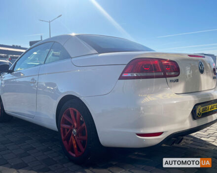 Белый Фольксваген Эос, объемом двигателя 2 л и пробегом 180 тыс. км за 9300 $, фото 4 на Automoto.ua