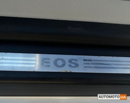 Белый Фольксваген Эос, объемом двигателя 2 л и пробегом 180 тыс. км за 9300 $, фото 14 на Automoto.ua