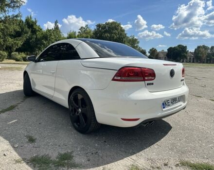 Білий Фольксваген Еос, об'ємом двигуна 2 л та пробігом 165 тис. км за 8500 $, фото 5 на Automoto.ua